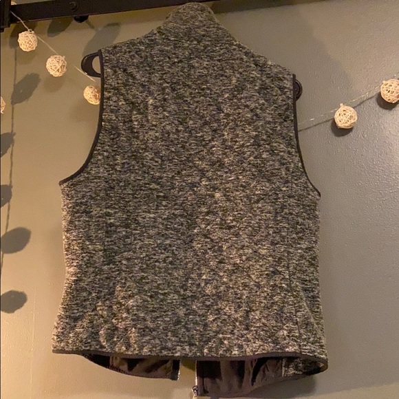 Womens abercrombie and Fitch plush vest - Picture 3 of 4